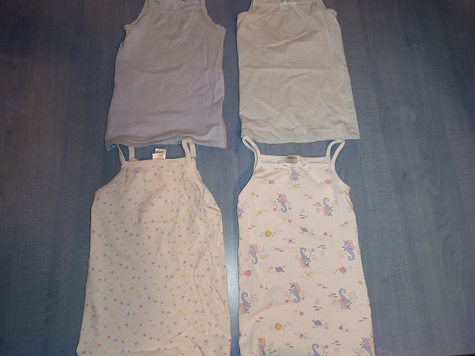 19 Mädchen Unterhemden Gr 98/104