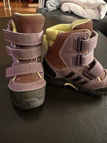 Winterstiefelstiefel Adidas Gr. 23