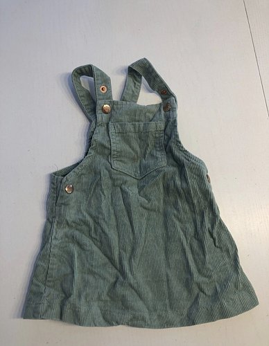 Grünes Latzkleid aus Cord Größe 74
