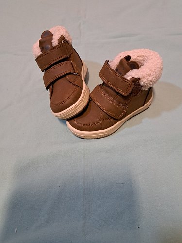 Neue Winterschuhe Gr. 23