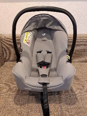 Babyschale i-Snug von Joie