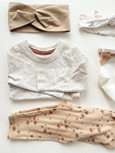 Kleiderpaket Baby Größe 62/68 beige 5 Teile