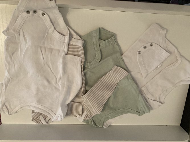 8-teiliges Set Jacke, Hosen, Bodies