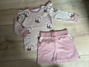 Handmade Set Pferd Flügelshirt und Rock 92 neuwertig