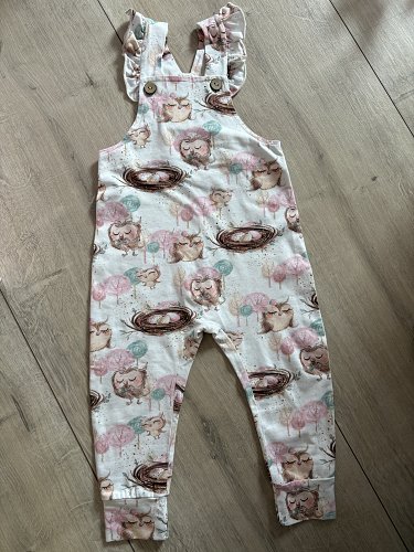 Handmade Romper Latzhose Eule mit Rüsche 92