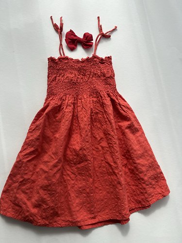 Kleid mit Träger aus Baumwolle Größe 110