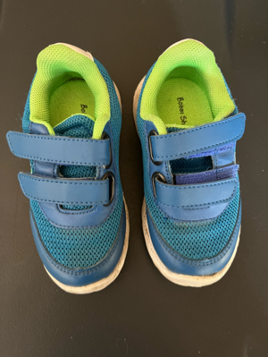 Schuhe in 22 für 3€