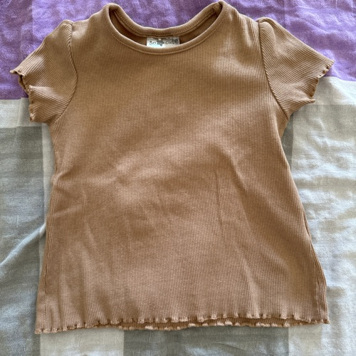 Braunes T-Shirt