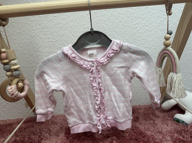H&M gestreifte Strickjacke 2-4 Monate (62)