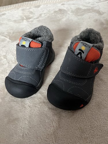 Gefütterte Schuhe von Keen in Größe 20/21