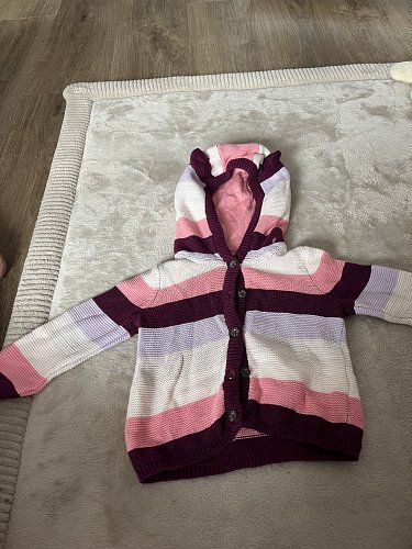 Strickjacke in Größe 62/68 zu verkaufen
