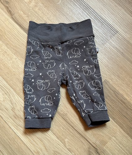 Hose mit Elefanten