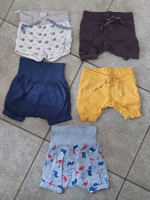 verschiedene kurze Hosen