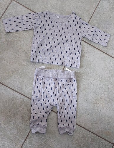 verschiedene Kleidungs Set's