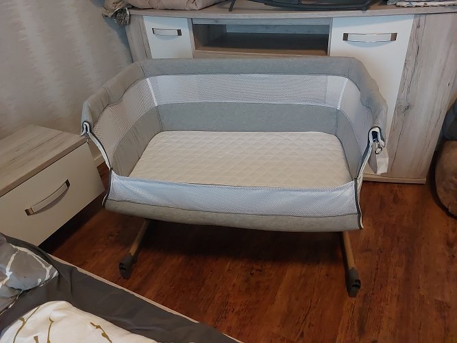Neues Beistellbett Marke Lionelo mit Matratze