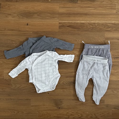 2 Sets Body + Hose mit Füßen