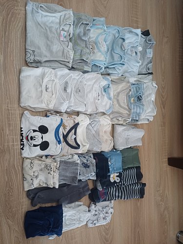 Kleidungspaket für Babys 50-56