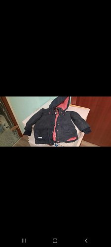 Blaue Winterjacke
