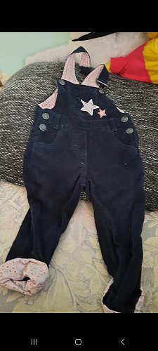 Blaue Latzhose