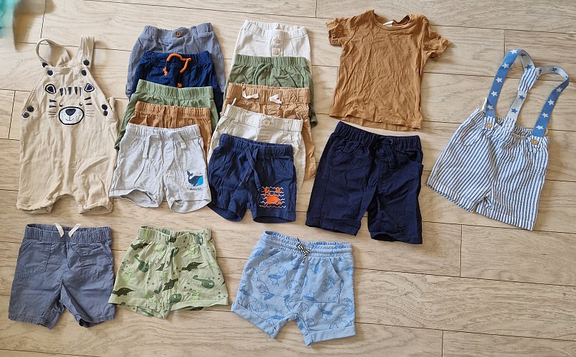 Kurze Hosen in der Größe 74
