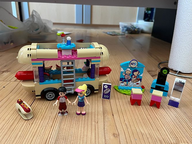 Lego Friends Hot Dog Stand