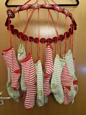 Adventskalender zum aufhängen 24 Socken Geschenke Weihnachten Überraschung
