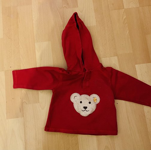 Steiff -Knoff im Ohr