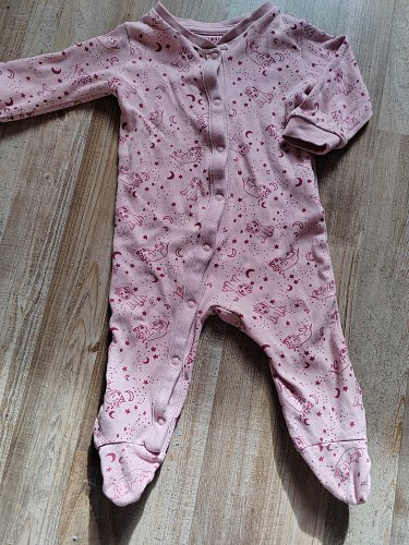 🐾 Einteiliger Schlafanzug mit Füßchen – Größe 68 (4–6 Monate) 🐾