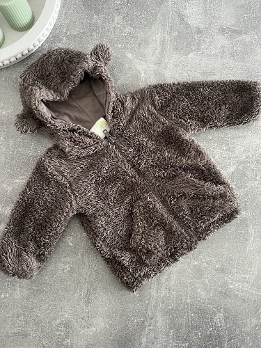Flauschige Babyjacke – Gr. 62 von Dimo