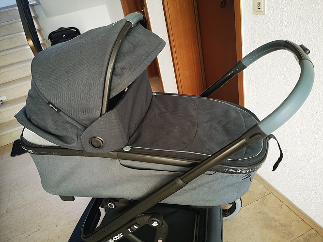 Kinderwagen Maxi cosi lila xp plus essential mit Babyschale