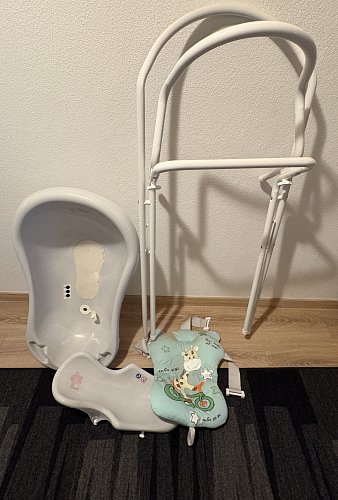 Babybadewanne mit Zubehör von HylatBaby
