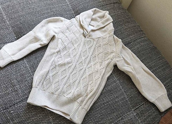 Pullover mit Kragen