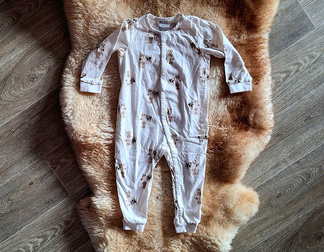 H&M Schlafanzug / Einteiler mit Hunde-Print Gr. 92