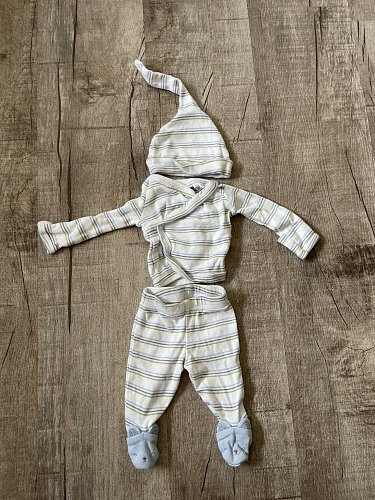 Komplett Set Baby der Marke Carter‘s