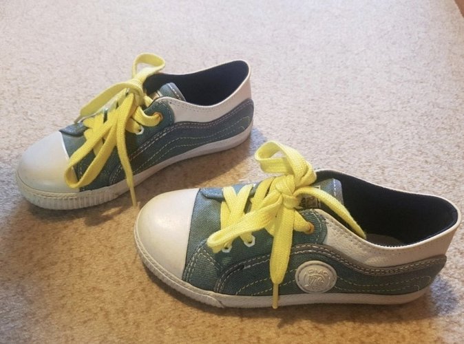 Hübsche Schuhe Sneaker Kinderschuhe Gr. 31, top-Zustand