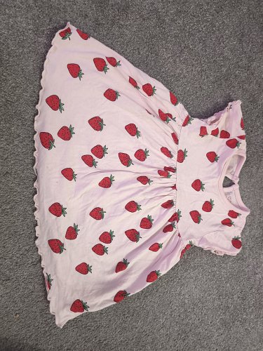 Erdbeer Kleid