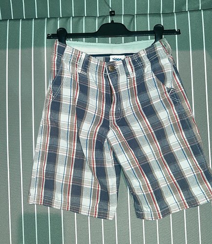 Kurze Hose Gr. 140