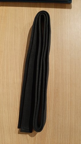 Schwarzer Judo/Karate Gürtel