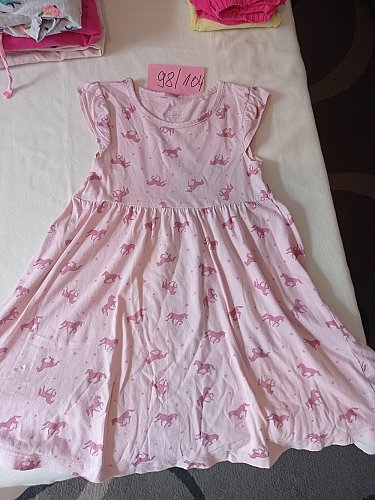 süßes Kleid mit Pferden Gr 98/104