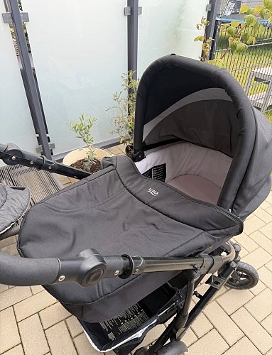 Britax Römer 2 Kinderwagen + Sportsitz und Handmuff geschenkt