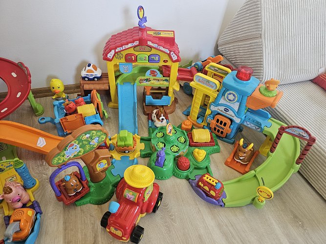 TutTut Vtech Parkgarage, Polizei, Bauernhof, Bus, uvm.