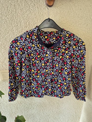 Süßes Mädchen Jäckchen Gr. 122 Motiv Blümchen