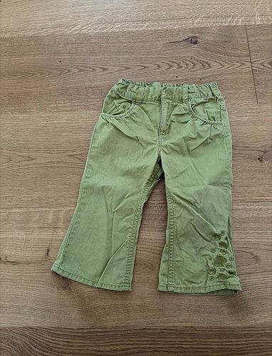 Grüne Hose Größe 86